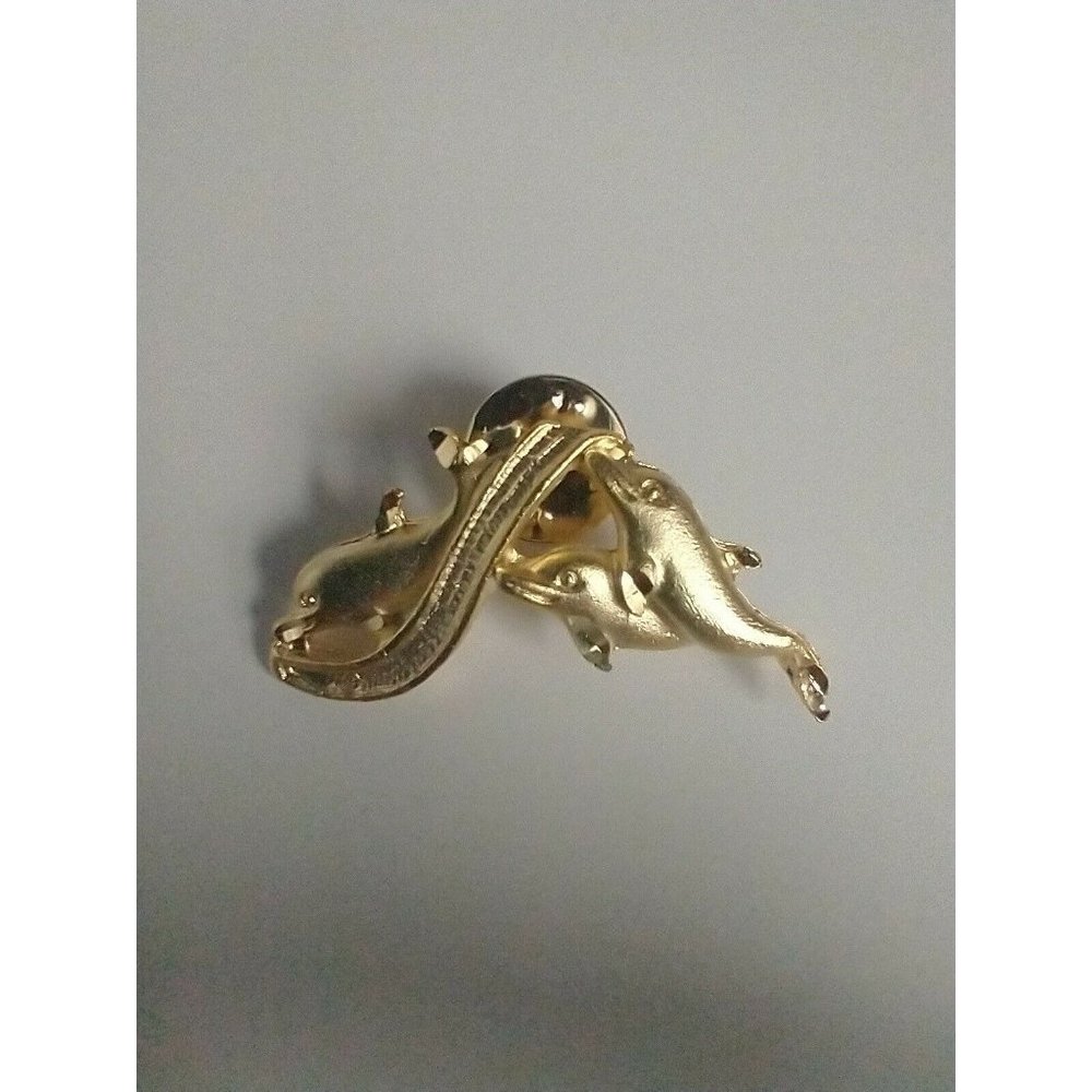 Dolphins BROOCH Gold Tone Pin SIGNED‎